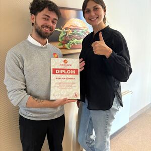 Ausbildung beendet ✅
Prüfung zum stellvertretenden Betriebsleiter bestanden ✅

Herzlichen Glückwunsch, Sascha! 🎉 Wir&nbsp;...