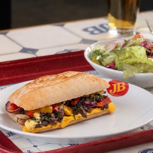 Habt ihr schon unser JB Steak & Cheese Sandwich probiert? 🤤🔥

#jimblock